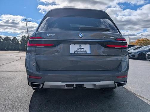 2025 BMW X7 xDrive40i