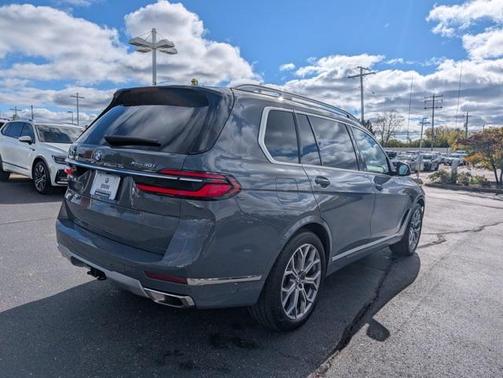 2025 BMW X7 xDrive40i