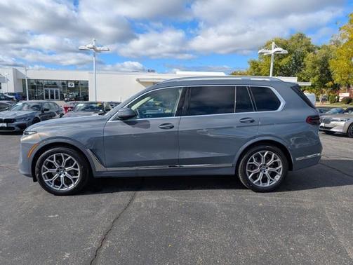 2025 BMW X7 xDrive40i