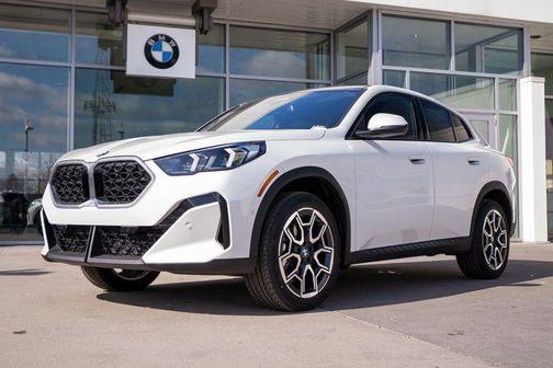 Mineral White Metallic 2026 BMW X2 xDrive28i