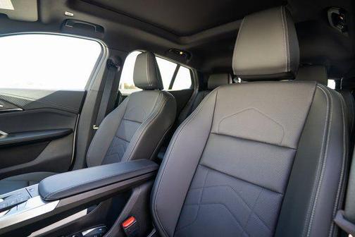 Mineral White Metallic 2026 BMW X2 xDrive28i