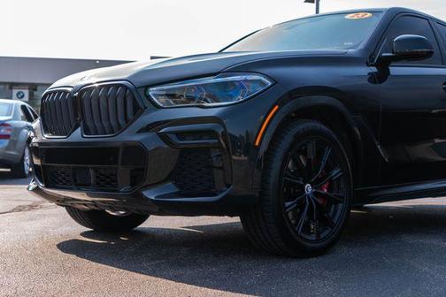Black Sapphire Metallic 2023 BMW X6 M50i