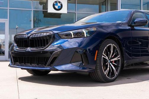 Tanzanite Blue II Metallic 2026 BMW 540 xDrive