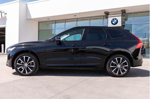 Onyx Black Metallic 2024 Volvo XC60 B5 Plus Dark Theme