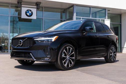Onyx Black Metallic 2024 Volvo XC60 B5 Plus Dark Theme