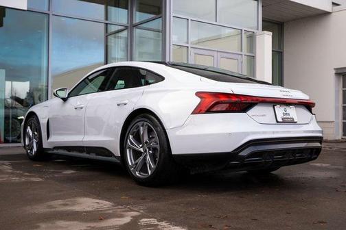 2023 Audi e-tron GT Premium Plus quattro