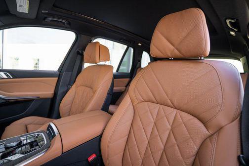 Manhattan Green Metallic 2026 BMW X5 PHEV xDrive50e