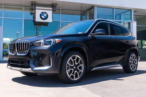 Black Sapphire Metallic 2026 BMW X1 xDrive28i