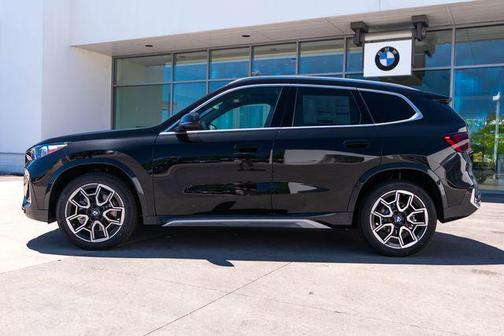 Black Sapphire Metallic 2026 BMW X1 xDrive28i