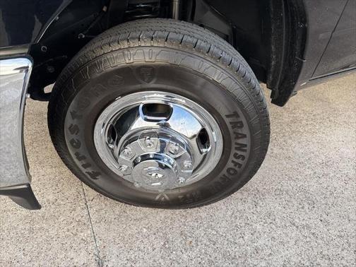 2023 RAM 3500 Tradesman Crew Cab 4x2 8' Box