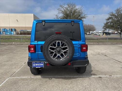 2025 Jeep Wrangler 4-Door Sahara 4x4