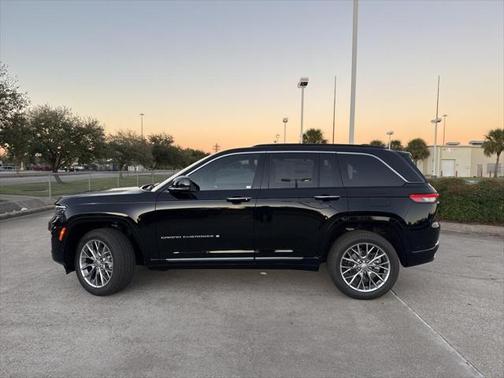 2025 Jeep Grand Cherokee Summit