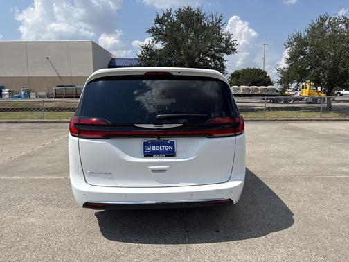 2026 Chrysler Pacifica L