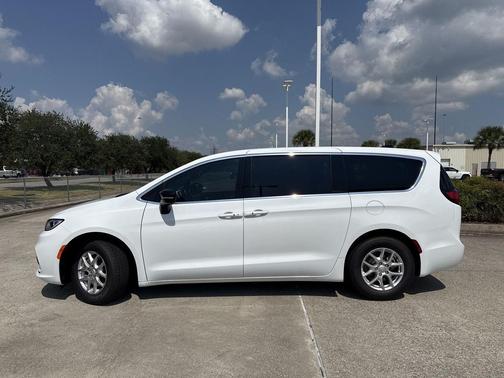 2026 Chrysler Pacifica L