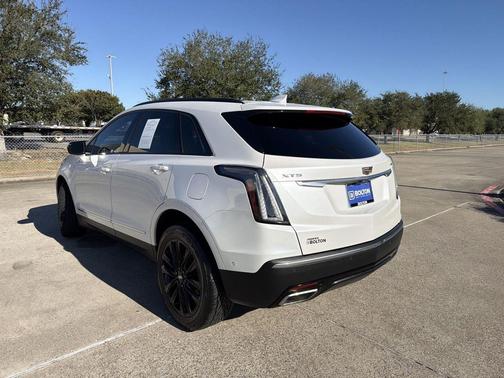 2022 Cadillac XT5 Sport