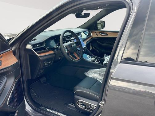 2025 Jeep Grand Cherokee L Summit Reserve