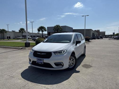 2026 Chrysler Pacifica L