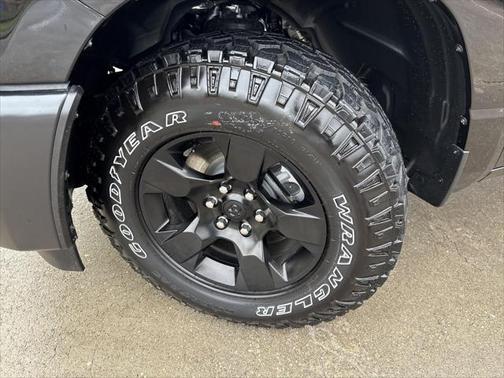 2025 RAM 1500 Warlock Crew Cab 4x4 5'7' Box
