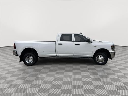 2026 RAM 3500 Tradesman Crew Cab 4x4 8' Box