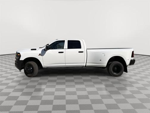 2026 RAM 3500 Tradesman Crew Cab 4x4 8' Box