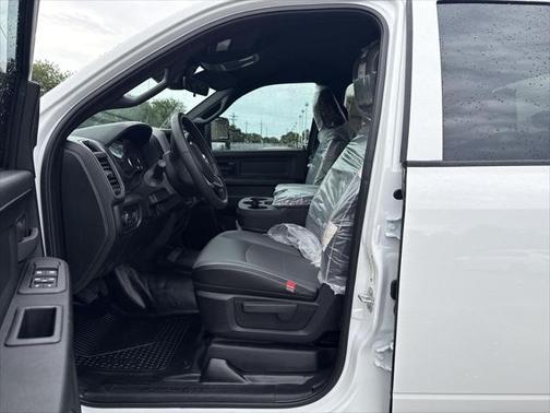 2025 RAM 2500 Tradesman Crew Cab 4x4 6'4' Box