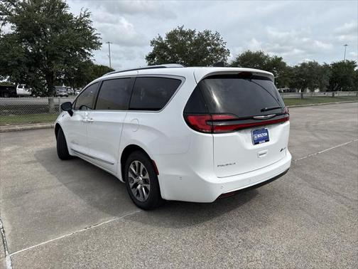 2025 Chrysler Pacifica L