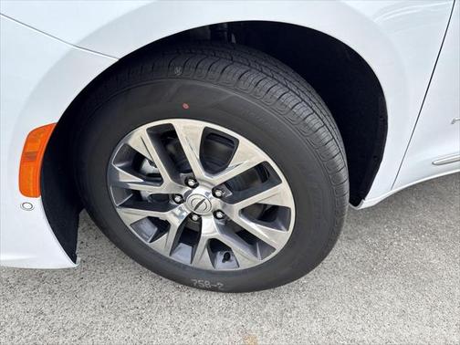 2025 Chrysler Pacifica L