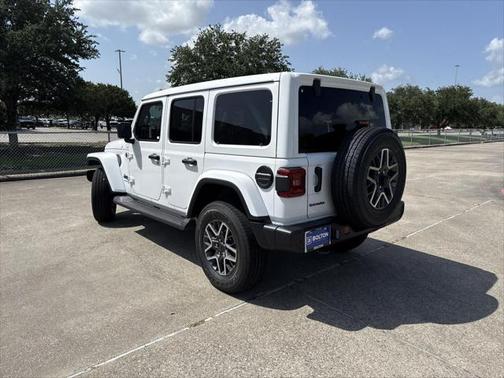 2025 Jeep Wrangler 4-Door Sahara 4x4