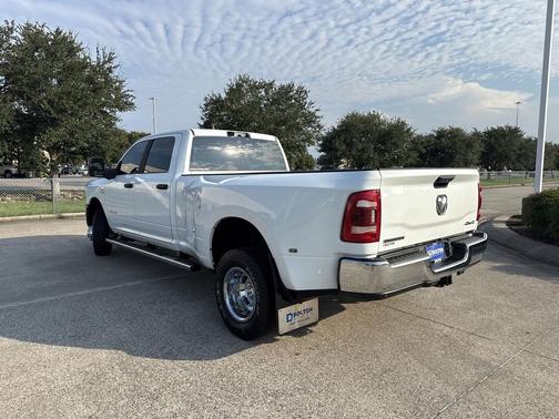 2024 RAM 3500 Big Horn Crew Cab 4x4 8' Box
