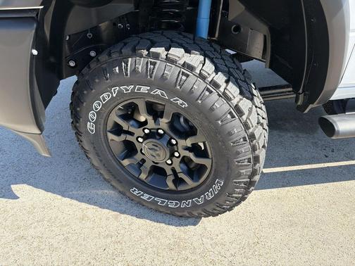 2025 RAM 2500 Tradesman Crew Cab 4x4 6'4' Box