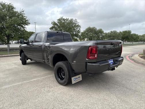 2025 RAM 3500 Laramie Crew Cab 4x4 8' Box