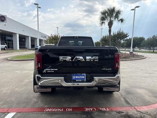 2025 RAM 3500 Lone Star Crew Cab 4x4 8' Box
