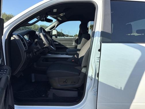 2025 RAM 2500 Lone Star Crew Cab 4x4 6'4' Box