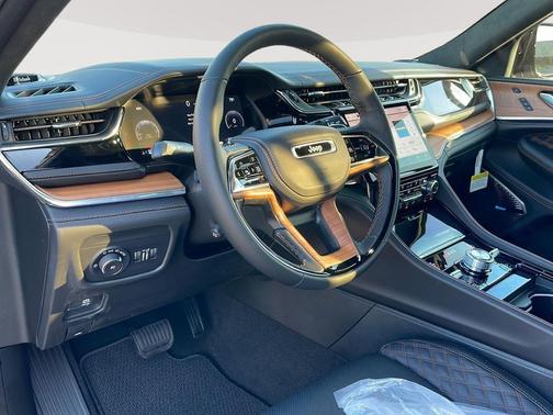 2025 Jeep Grand Cherokee L Summit Reserve