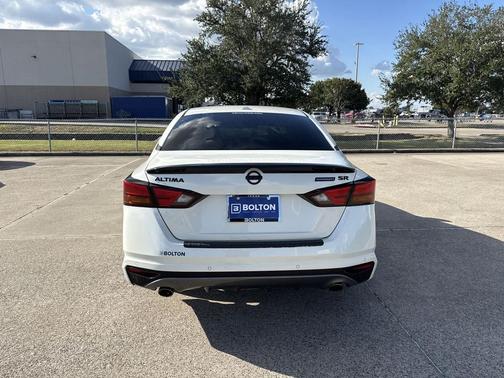 2022 Nissan Altima SR FWD
