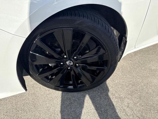 2022 Nissan Altima SR FWD