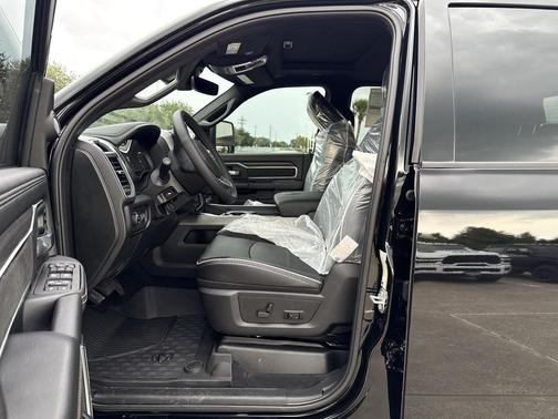 2025 RAM 2500 Laramie Crew Cab 4x4 6'4' Box