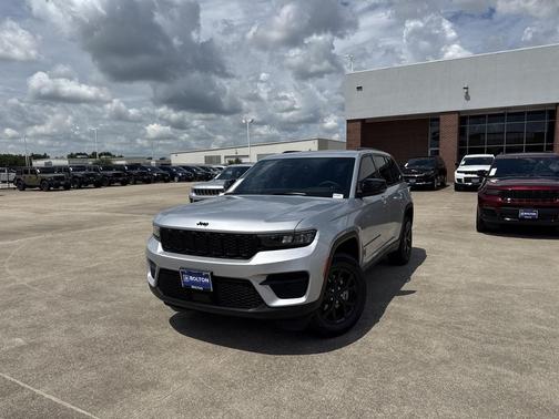 2025 Jeep Grand Cherokee Laredo