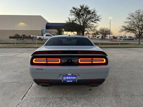 Photo 5 of 24 of 2022 Dodge Challenger R/T