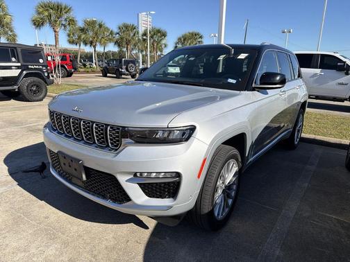 2023 Jeep Grand Cherokee Summit