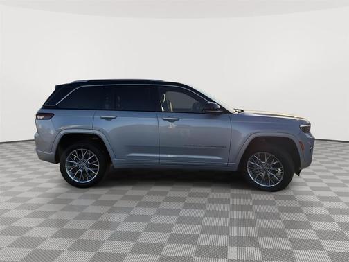 2023 Jeep Grand Cherokee Summit