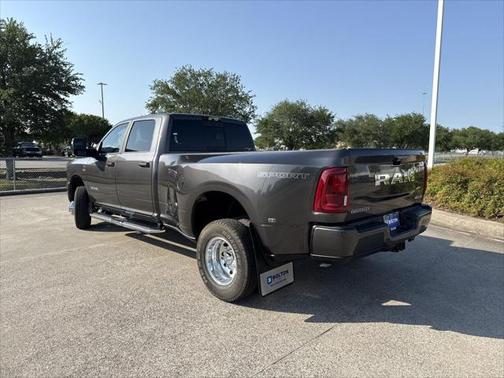 2025 RAM 3500 Laramie Crew Cab 4x4 8' Box