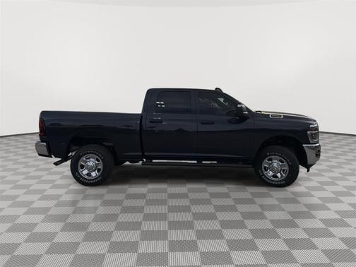 2026 RAM 2500 Tradesman Crew Cab 4x4 6'4' Box