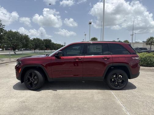 2025 Jeep Grand Cherokee Altitude