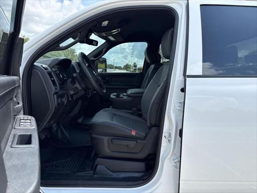 2025 RAM 2500 Tradesman Crew Cab 4x4 8' Box