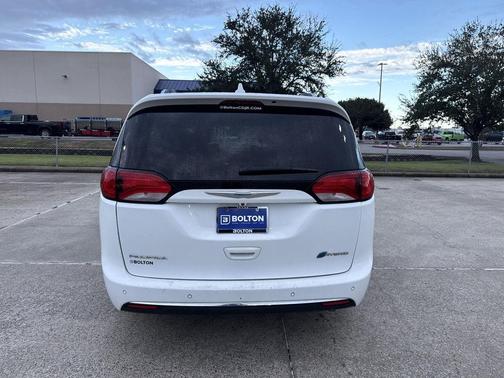 2018 Chrysler Pacifica Hybrid Limited