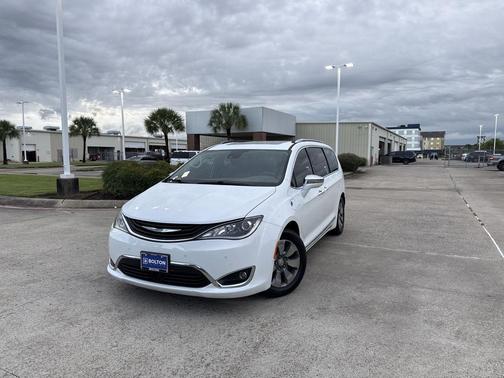2018 Chrysler Pacifica Hybrid Limited