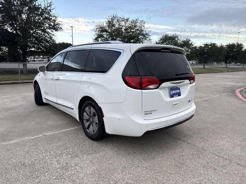 2018 Chrysler Pacifica Hybrid Limited