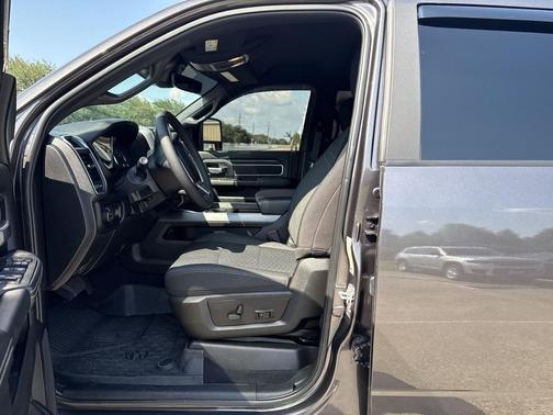 2025 RAM 2500 Lone Star Crew Cab 4x4 6'4' Box