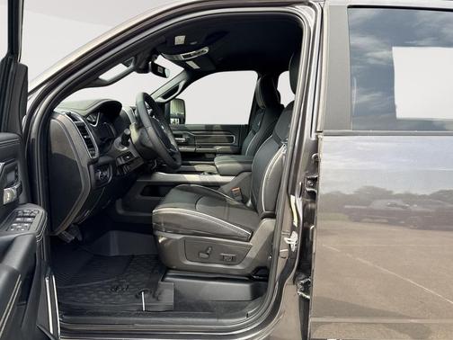 2025 RAM 2500 Laramie Crew Cab 4x4 6'4' Box